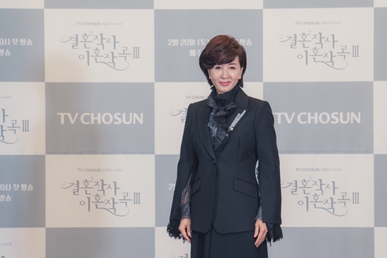 Hye-sook Lee, who joined the Marriage Writer Divorce Composition 3, gave a good swimsuit appearance in the play.On the 24th, a live TV broadcast of the TV drama Drived Composition 3 (hereinafter referred to as Conspiracy 3) was held on the new weekend of TV Joseon.Actor Park Joo-mi, Lee Gyoung, Lee Min-young, Jeon Soo-kyung, Jeon Min-min, Moon Sung-ho, Kang Shin-hyo, Bubae, Ji Young-san,Marriage Lyrics Divorce Composition 3 is a story about unimaginable misfortune to three charming heroines in their 30s, 40s and 50s, and a drama about the dissonance of couples looking for true love.It returned to Season 3 after Season 1, which was broadcast from January to March last year, and Season 2, which was broadcast from June to August.Hye-sook Lee is going to bring new vitality to season 3 as Kim Dong-mi, who Kim Bo-yeon had previously played.Hye-sook Lee said, I thought Kim Bo-yeon really did an act on Kim Dong-mi as a overpass wall.I tried to look at the script in my own way. Hye-sook Lee, who pointed out that there is a god in a swimsuit in Season 3 to express the elegant and luxurious character of Kim Dong-mi, said, I tried on a swimsuit while modeling in my 20s, but it was the first time I tried on a swimsuit in my 60s.In fact, I was so nervous, and I was worried about how to look like an actor. I am originally a person who likes exercise and exercises a lot, so if I did 10 dumbbell exercises, I tried to do 20 this time, and I should look a little slim.I did more exercises, including muscle workouts, and I dieted mainly on vegetables, and I was stressed because I really liked eating, and I was so careful about it a month before shooting.I am also very concerned about how my appearance will be seen in Drama. In addition, Hye-sook Lee is freely transformed into an external shape suitable for the character, and about the part that immerses, When I decorate my hairstyle in costume, I naturally get Acting.For Kim Dong-mi, I tried to bling and wear colorful costumes. Maybe when I watched the broadcast, Did Kim Dong-mi transform like that?You will think, he said, raising his curiosity.Marriage Lyric Divorce Composition 3 will be broadcasted at 9 pm on the 26th.Photo = TV Chosun