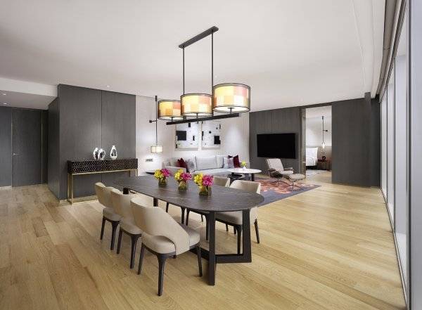 야놀자라이브 방송 중 이벤트를 통해 업그레이드 특전을 제공하는 그랜드 스위트