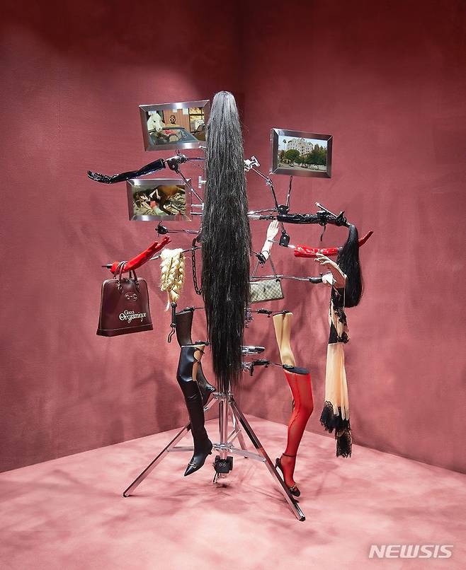 [서울=뉴시스]2020 봄-여름 컬렉션 오브 콜스 어 홀스