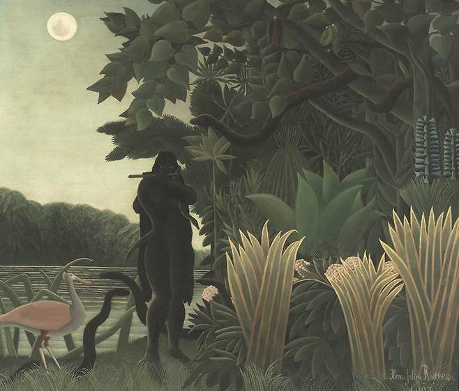 프랑스 화가 앙리 루소(1844~1910)의 그림 ‘뱀을 부리는 여인’(1907)./오르세 미술관