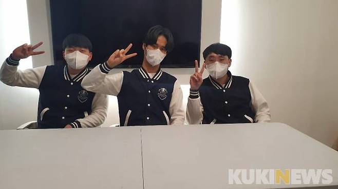 로열로더스 '휘두르기' ‘야몬’ 이재준(왼쪽), ‘육홍’ 홍재우, ‘오픈GL’ 김경식.&nbsp; &nbsp;사진=강한결 기자