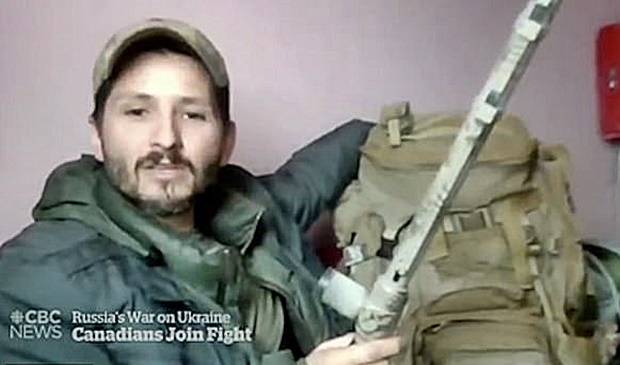 4일(이하 현지시간) 캐나다 CBC방송은 세계 최고 수준의 저격력을 자랑하는 캐나다 최정예 특수부대 출신 베테랑이 우크라이나 의용군에 합류했다고 보도했다.