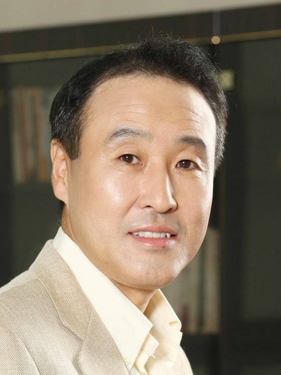 권기범 동국제약 회장.