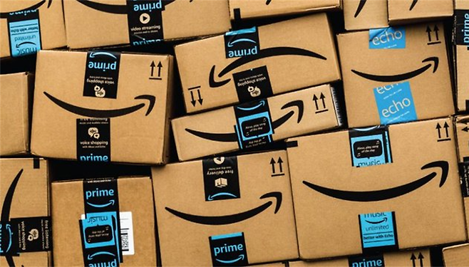 9일(현지시각) 아마존닷컴이 자사주 매입과 액면분할을 발표하며 주가 띄우기에 나섰다. 사진=아마존닷컴