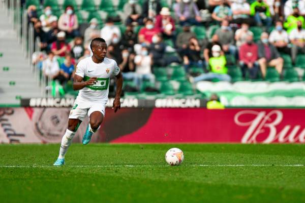 엘체 라이트백 엘리벨톤 팔라시오스. 사진｜라리가 사무국 제공