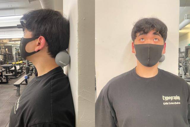 후두하근 볼 스트레칭. 비욘드 피트니스 제공