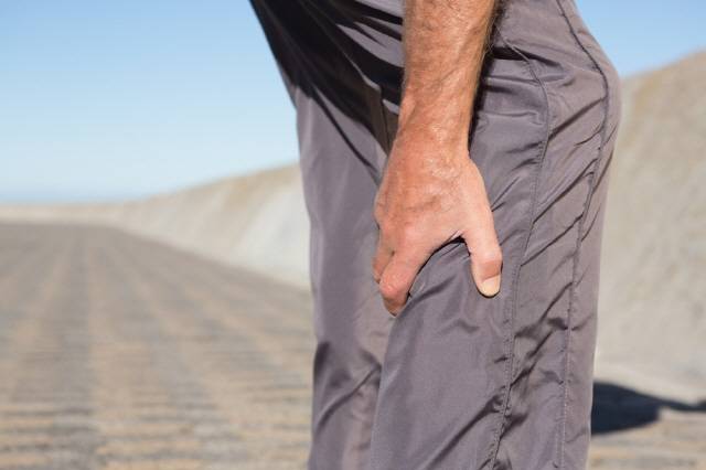 운동 후 종아리에 갑자기 심한 통증이 생겼다면 근육파열일 수 있다./사진=클립아트코리아