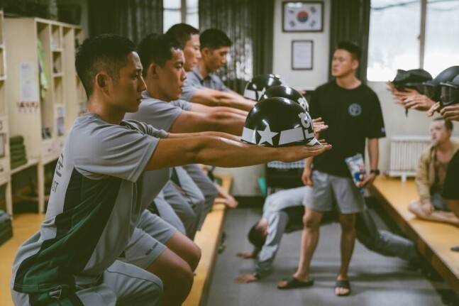 군 폭력을 다룬 드라마 <디피>. 넷플릭스 제공