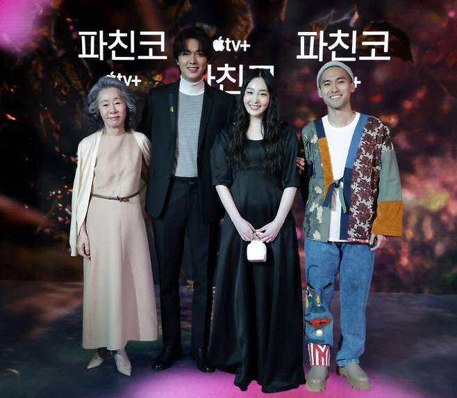 윤여정(왼쪽부터) 이민호 김민하 진하(사진=애플TV+)