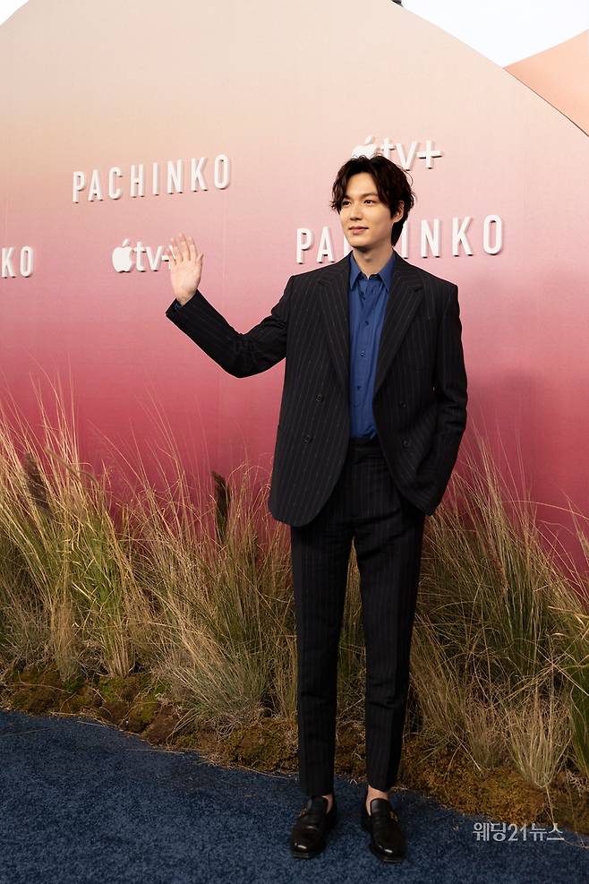 사진 : 펜디 2022 봄/여름 컬렉션 룩, '파친코(Pachinko)' 글로벌 프리미어. 펜디 앰버서더 배우 이민호