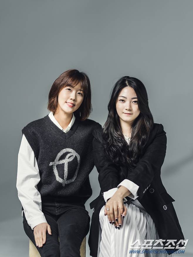 스튜디오N 한혜원 PD와 이나은 작가(왼쪽부터)사진=가라지랩 스튜디오 제공