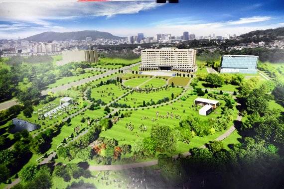 윤석열 대통령 당선인이 20일 서울 종로구 삼청동 한국금융연수원 별관에 마련된 대통령직인수위원회에서 청와대 대통령 집무실의 용산 국방부 청사 이전 관련 기자회견을 하면서 공개한 조감도 (공동취재사진) 2022.03.20. 사진=뉴시스