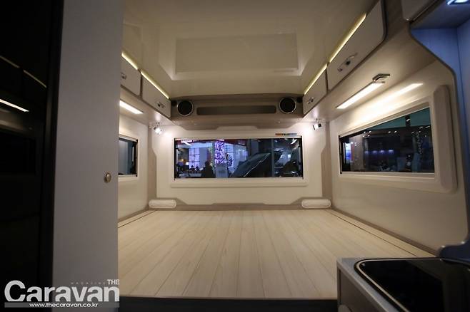국산 카라반, 네오오토 스마트 카라반의 내부
