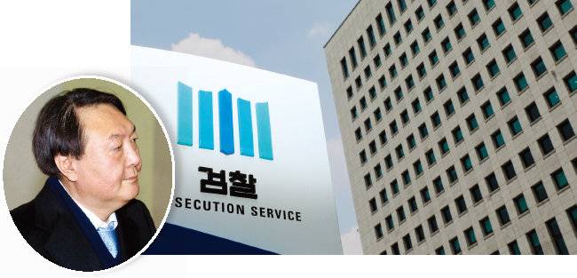 국정농단 특별검사팀 수사팀장 시절 윤석열 당선인(왼쪽)과 서울 서초구 대검찰청 청사. [동아DB]