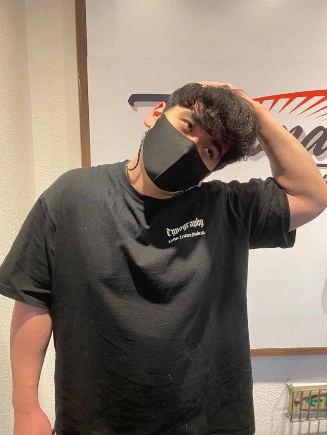 상부 승모근 스트레칭. 비욘드 피트니스 제공