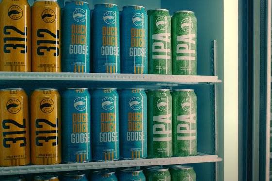 미국식 밀맥주인 구스아일랜드 어반위트312는 부담스럽지 않은 맛이 매력적이다. 사진 구스아일랜드 유튜브 캡쳐