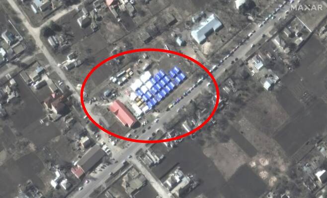 러시아 베니멘 캠프의 위성 사진. 마리우폴 동쪽 베지멘에 있는 해당 캠프는 우크라이나 피란만 약 5000명을 수용하고 있으며, 우크라이나 정부 측은 러시아가 이곳을 피란민들의 강제 이주를 위한 거점으로 활용하고 있다고 주장했다. 사진=맥사 테크놀로지