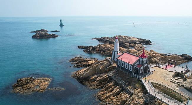 죽성 드림 세트장. 드라마 촬영을 위해 지어진 성당 건물이다.