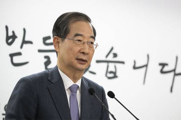 한덕수 국무총리 후보 지명자가 3일 서울 종로구 통의동 인수위원회 기자회견장에서 국정 운영 기조에 대해 설명하고 있다. [이승환 기자]