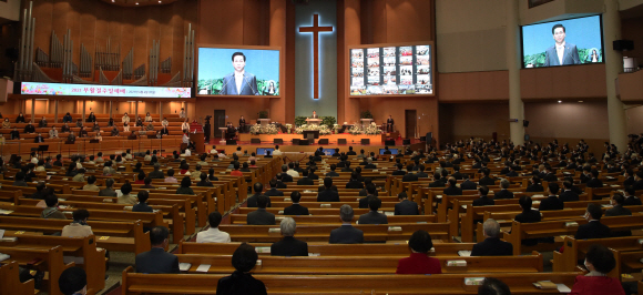 거리두기를 한 여의도순복음교회 내부. 박지환 기자