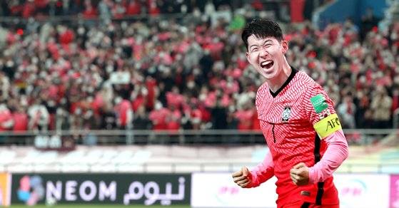 손흥민이 병역특례 대상자가 소화해야 할 544시간의 봉사활동을 모두 이수했다. [연합뉴스]