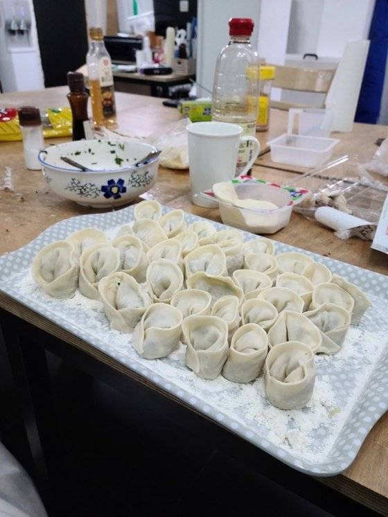 지난해 10월 2일 서울시립대 비거니즘 동아리 ‘베지쑥쑥’은 직접 비건손만두를 빚는 비건쿠킹클래스를 진행했다. [출처 베지쑥쑥 제공]