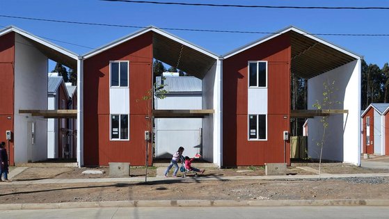 2016년 프리츠커상 수상자가 설계한 저소득층을 위한 '반쪽짜리 좋은 집'. [사진 하얏트재단]