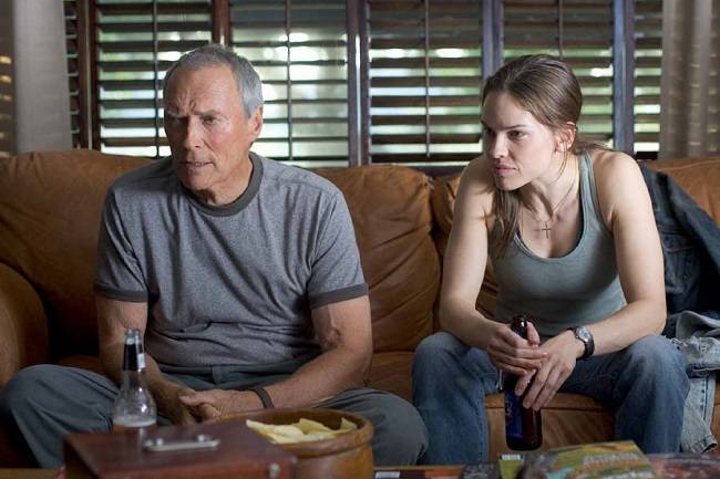 프랭키와 매기는 시간을 함께 보내며 점차 서로에게 소중한 존재가 된다.<사진 제공=워너브라더스>