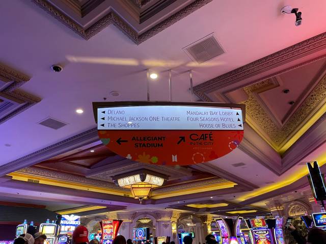 만달레이 베이 호텔 내 표지판 / 사진=추승현 기자