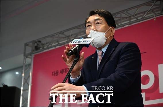 인천시장 선거에 출마한 안상수 예비후보 사진/더팩트DB