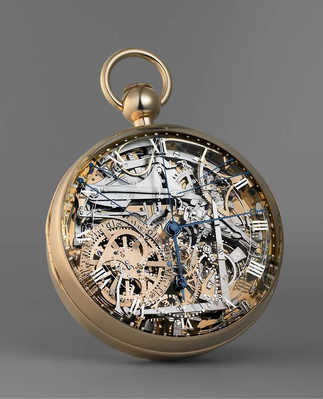 일명 '마리 앙투와네트 시계로 알려진 “그랜드 컴플리케이션” 포켓워치 No. 1160. 브레게 시계에 매료되었던 마리 앙투아네트 왕비를 위해 1783년 주문된 시계로, 당시 기술로는 구현 불가능한 수준의 복잡 시계를 만들어내는 데 성공했다. 시계는 앙투아네트가 죽은 뒤 34년 후, 그리고 창업자 아브라함-루이 브레게의 작고 4년 후이자, 제작 의뢰를 받은 지 44년이 지난 1827년 완성됐다.  세계적 문화 유산으로 각광받았던 이 시계는 1983년 예루살렘의 박물관에서 도난당한 후, 이후 브레게 측은 당시 사진과 증언에 의존해 복원키로 했다. 결국 브레게의 ‘마리 앙투와네트’를 4년에 걸려 2008년 복원했다. 오늘날까지도 마리 앙투와네트 시계는 섬세하고 복잡한 시계로 알려져 있다./브레게