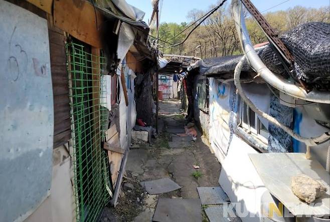 서울 강남구 개포동 구룡마을 골목.&nbsp; &nbsp;사진=조현지 기자