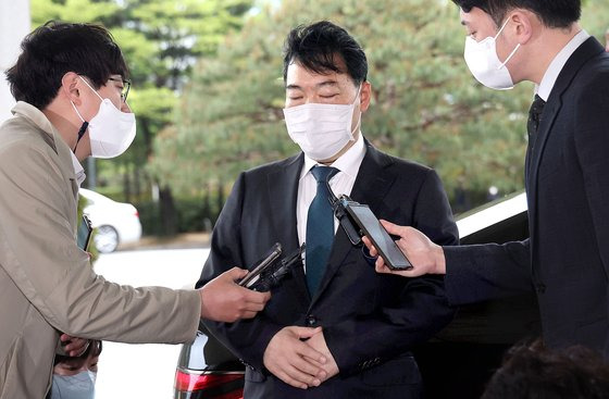 김오수 검찰총장이 13일 오전 서울 서초구 대검찰청에 출근하며 발언하고 있다. 연합뉴스