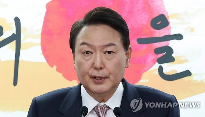 13일 2차 내각 인선을 직접 발표하고 있는 윤석열 당선인의 모습. 연합뉴스 제공