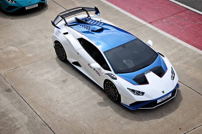 람보르기니 우라칸 STO