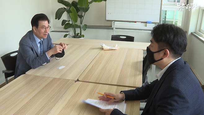 ▲ 뉴스타파 취재진과 만난 신경민 전 MBC 뉴스데스크 앵커(전 민주당 의원)