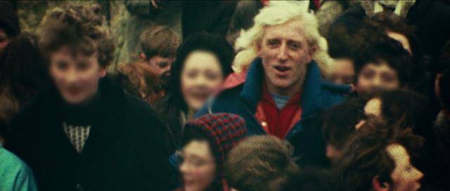 지미 새빌 주변에는 항상 사람들이 몰렸다. 그는 영국 국민의 애도 속에 마지막 길을 가기도 했다. 넷플릭스 제공