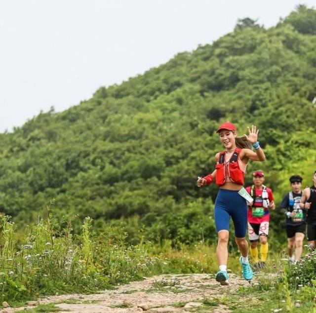 송혜경 씨가 트레일러닝에서 질주하고 있다. 송혜경 씨 제공