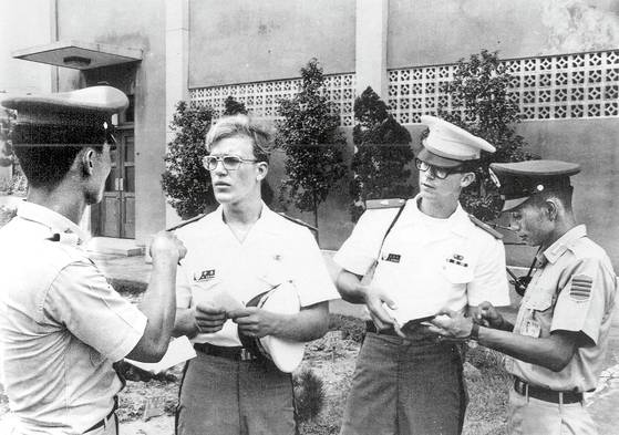 정치작전학교와 웨스트포인트 육군사관학교는 매년 생도 교환 교육을 했다. 1974년 정치작전학교를 방문한 웨스트포인트 사관학교 생도들. [사진 김명호]