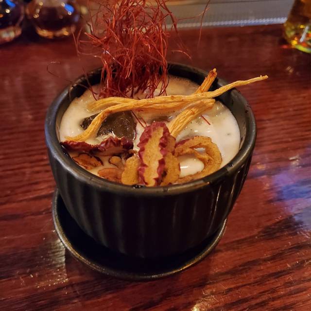 삼계탕 육수를 활용한 반전의 맛 '삼계탕 칵테일'