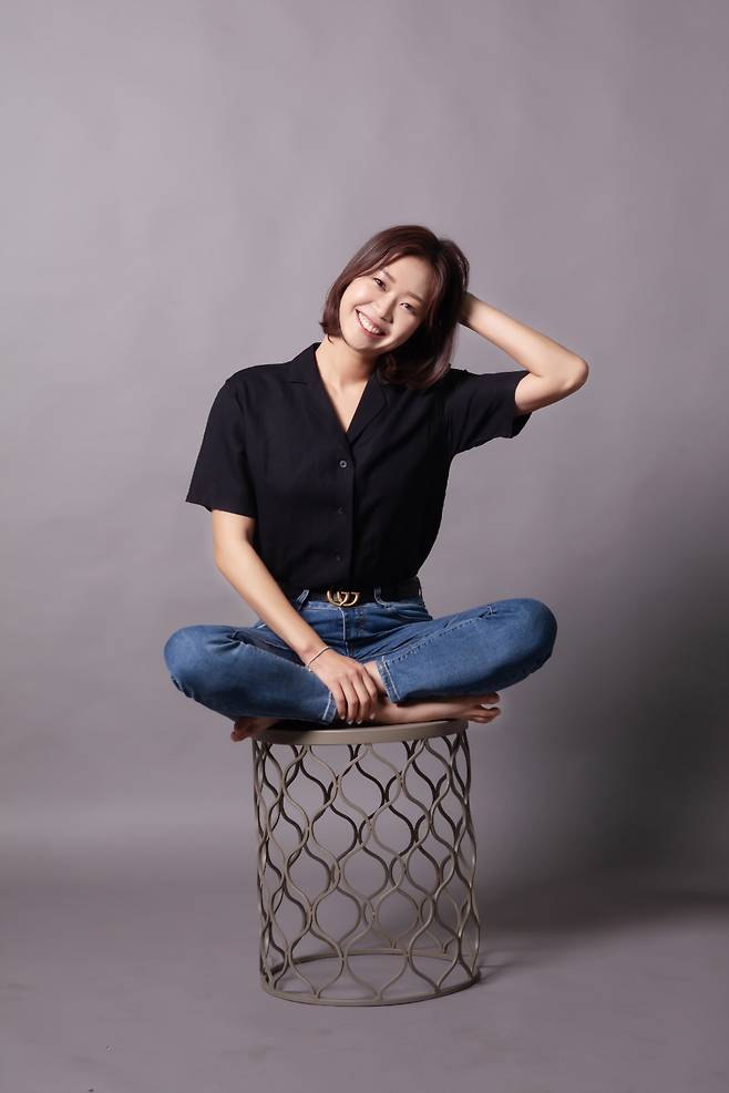 국가대표 싱크로나이즈드 스위밍 선수 출신 홍연진은 2009년 5월, 캐나다의 세계적인 공연예술 단체 ‘태양의 서커스’(Cirque du Soleil) 단원이 됐다. 1984년 창설돼 그 해까지, 26년 동안 ‘태양의 서커스’에 한국인 단원은 단 한 명도 없었다. 홍연진은 그 어렵다는 세계의 문을 연 첫 주인공이다. [홍연진 제공]