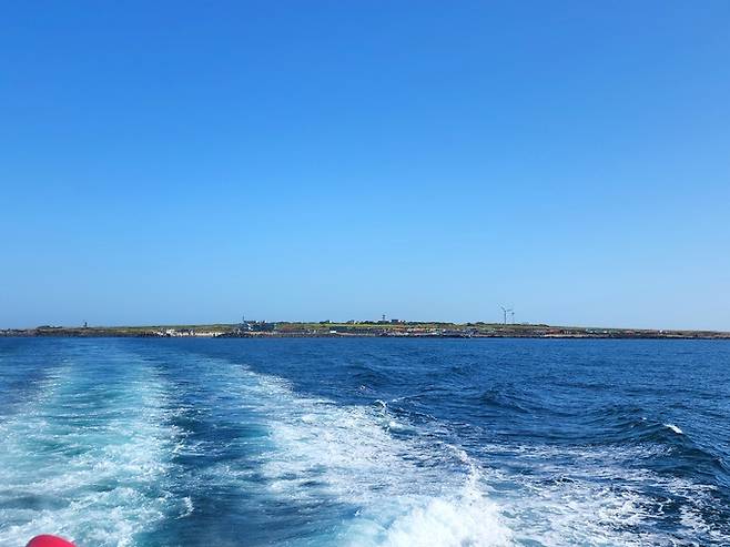 멀어져 가는 가파도 전경