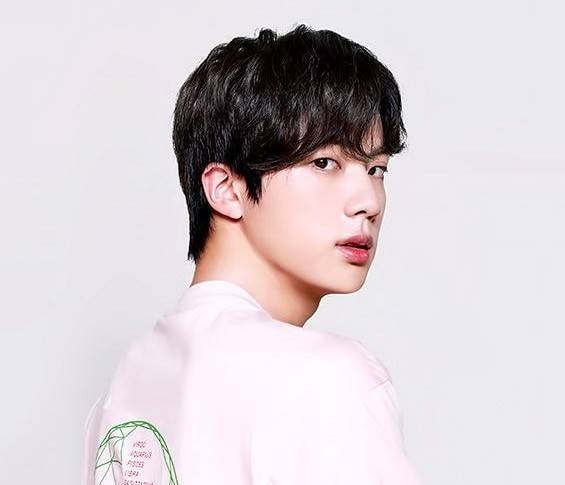 방탄소년단 진, '가장 잘생긴 K팝 아이돌' 또 1위..최고 비주얼 '美의 남신'