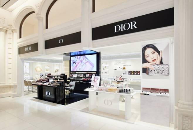 최근 리뉴얼한 신세계백화점 강남점 디올 뷰티 매장. [신세계백화점 제공]