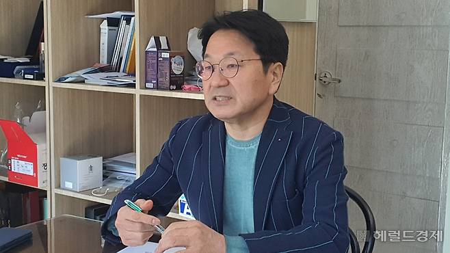 강기정 광주시장 후보는 '달라진 강기정 변화된 광주시'를 외치며 지역발전 전략과 비전을설명했다. 서인주 기자