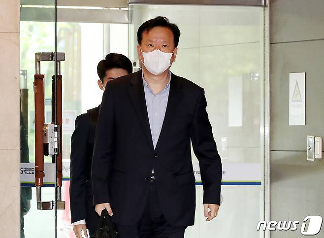 정호영 보건복지부 장관 후보자가 28일 오전 서울 서대문구 국민연금공단 서울북부지역본부에 마련된 국회 인사청문회 준비 사무실로 출근을 하고 있다. 2022.4.28/뉴스1 © News1 박지혜 기자