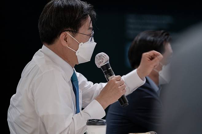 비영리 사단법인 '유쾌한반란'에서 활동중인 김동연 '시니어 인턴'. / 사진제공=유쾌한반란