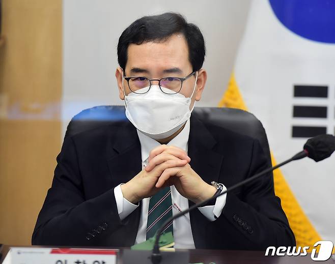 윤석열 정부 첫 산업통상자원부 장관 후보로 내정된 이창양 대통령직인수위원회 경제2분과 간사가 11일 서울 종로구 삼청동 인수위원회에서 열린 대통령직인수위원회 제5차 전체회의에서 자리하고 있다. 2022.4.11/뉴스1 © News1 인수위사진기자단