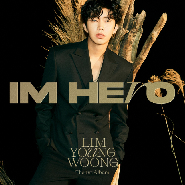 Lim Young-woong released his first full-length album IM Hero, and the title song returned to Can I Meet Again.Singer Lee Juck participated in the writing and composition and Jung Jae-il took charge of the string arrangement with the emotional ballad that included the broken lover, the lyrics that had to be sent, and had to leave for the lover that she loved at the time.Can I meet you again is a familiar but unfamiliar song.Lim Young-woong emerged as a trot star after winning the TV Chosun Mr. Trot in 2020, but he was loved by emotional ballad songs such as Love Always Runs, Youre Luxury, If You Love Again, and Hero.I had nothing to do for you, so I had to send it to you. I started with Lim Young-woongs calm, low vocals, When My Love Blooms When I Didnt Know How to Live Without You, and I loved it more and more as I went to Climax, starting with, Can we meet again, Can we go back as we used to be? The sadness of the man who is forced to meet with Lim Young-woongs cool singing and increase immersion.Lim Young-woong will include the pre-release song Our Blues, Can we meet again, Rainbow, You have a very good hand, Father, A bianto, Love Station, Bogeumji, I love you, Love Letter, I love you, Life Changa and 12 songs of various genres such as ballads, trots, pop, hip-hop, dance, and folk.It is Lim Young-wong who is standing at the center of the trot craze and is carrying a powerful fandom firepower and is having a hot year than anyone else.Lim Young-wongs dream of I want to be a singer who can show various genres without any awkwardness, not a singer limited to one genre will be realized again this time.The industry is paying attention to the Hero Age, which is wider and new as the first full-length album.Photo Fish Music