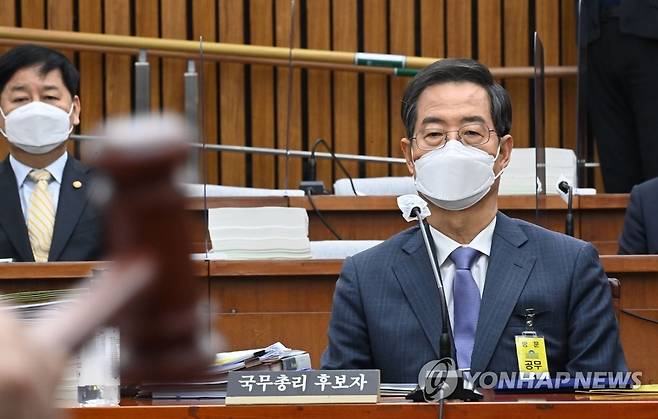 인사청문회 출석한 한덕수 (서울=연합뉴스) 이정훈 기자 = 한덕수 국무총리 후보자가 2일 오전 국회에서 열린 인사청문회에 출석해 있다. 2022.5.2 [국회사진기자단] uwg806@yna.co.kr